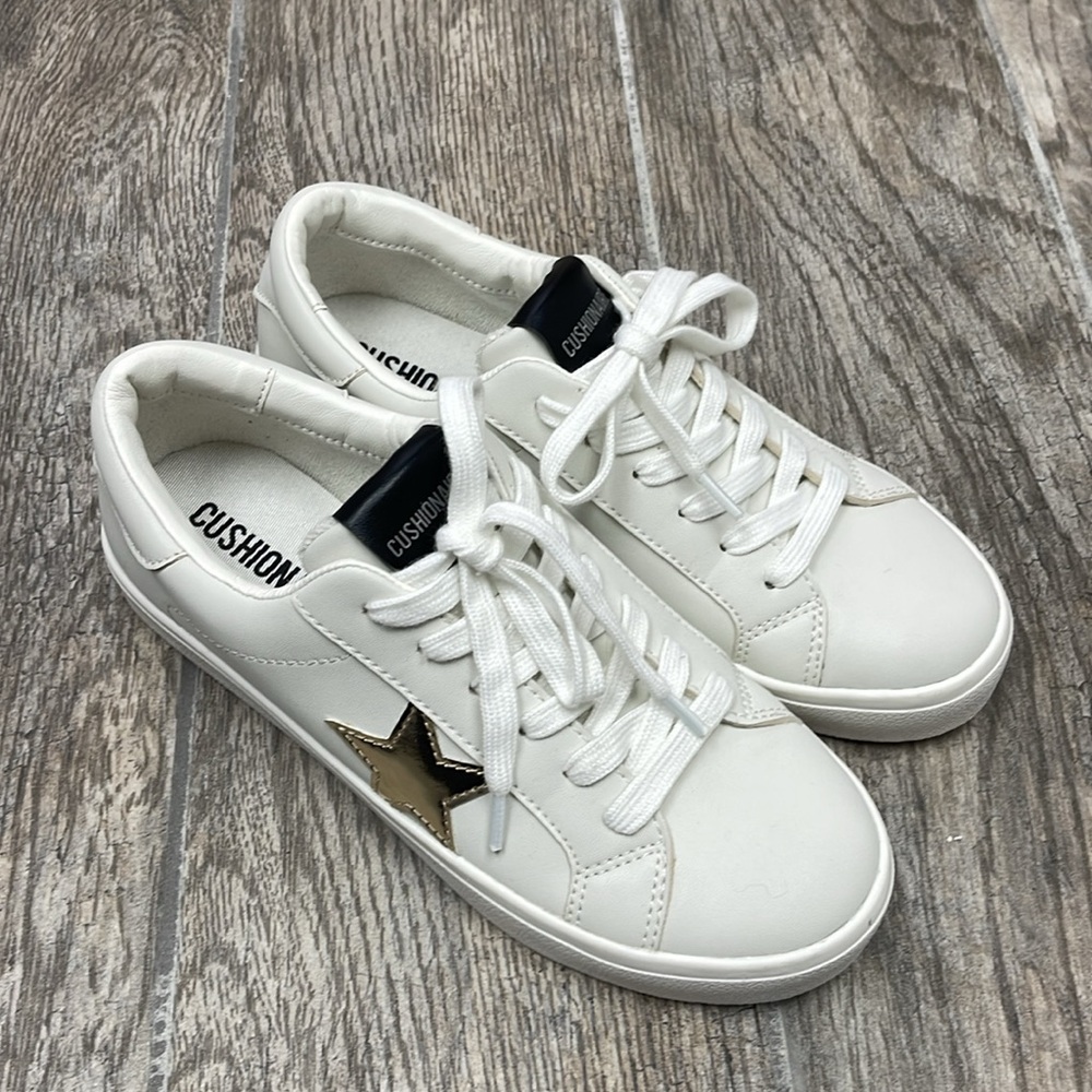 Cushionaire Gold/White Star Sneakers Size 6 - Picture 4 of 6